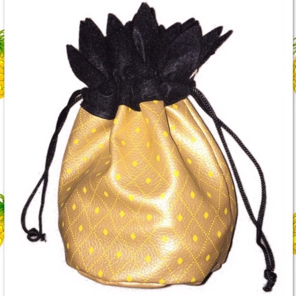 New Girl’s Pineapple Drawstring Bag Purse
4”x5” - Picture 2 of 3
